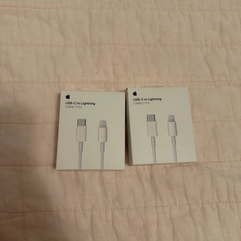 Set Of 2 USB C to Lightning Cables